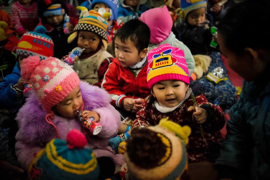 Ethical Travel in Vietnam: Why You Shouldn't Give Money to Children on the Ha Giang Loop 6 Trao yêu thương, "sưởi ấm" cho trẻ em vùng cao Hà Giang | Hanoi Re